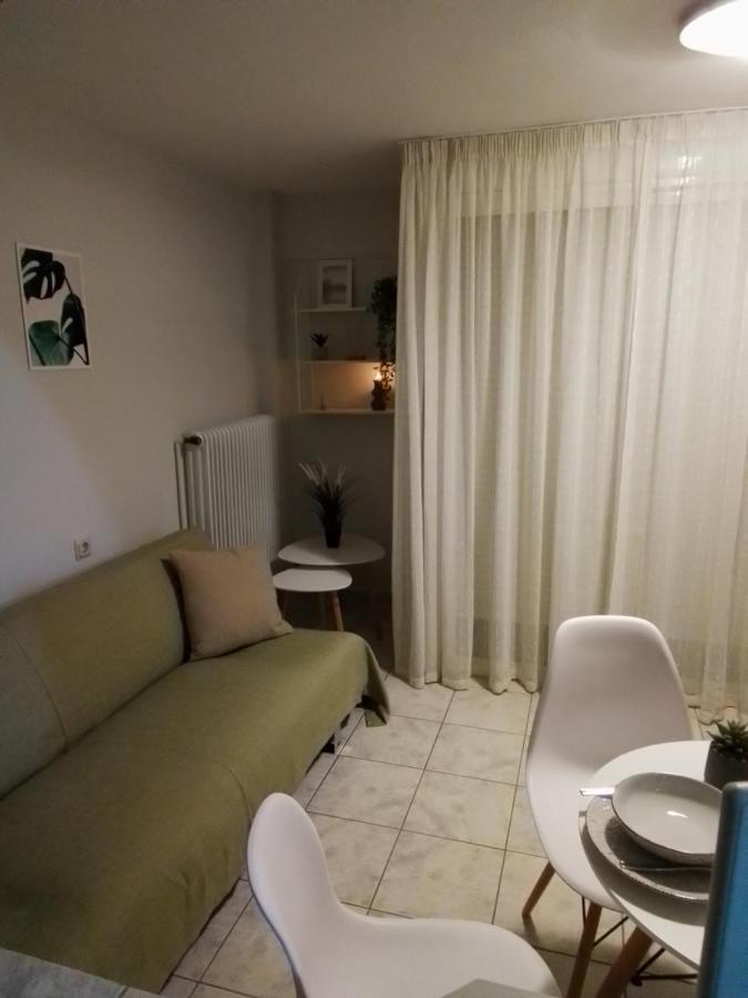 George House Apartment Larissa Bagian luar foto